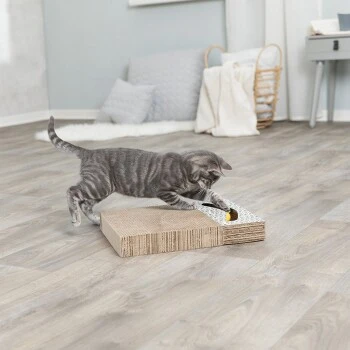 Trixie Kratzpappe Mit Spielzeug 4 Trixie Kratzpappe Mit Spielzeug – Bild 4