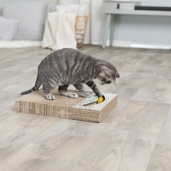 Trixie Kratzpappe Mit Spielzeug 5 Trixie Kratzpappe Mit Spielzeug – Bild 5